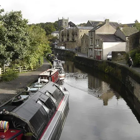 The Granary With Hot Tub - 2 Miles From Skipton * Carleton