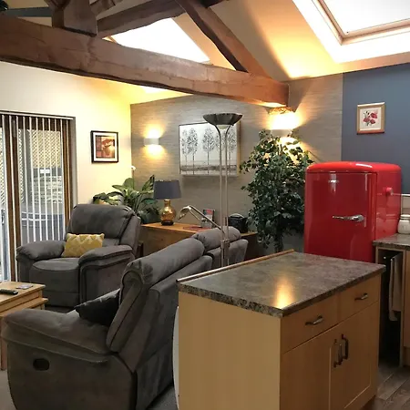 The Granary With Hot Tub - 2 Miles From Skipton