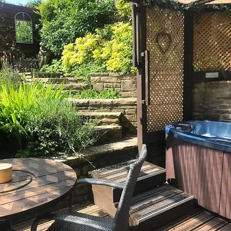 The Granary With Hot Tub - 2 Miles From Skipton *