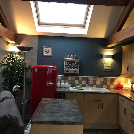 The Granary With Hot Tub - 2 Miles From Skipton *