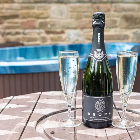 The Granary With Hot Tub - 2 Miles From Skipton
